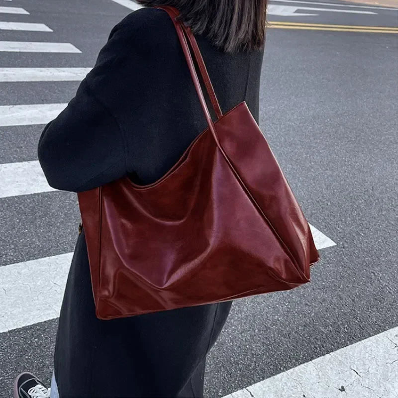 VELORA™ | Tote Elegance in everyday life