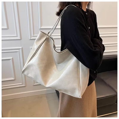 VELORA™ | Tote Elegance in everyday life